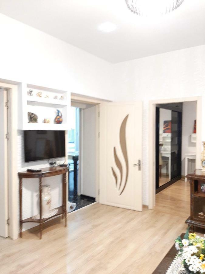 ティビリシNewly Renovated Houseアパートメント エクステリア 写真